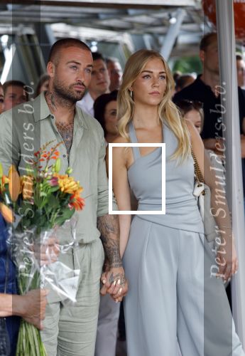 Amsterdam 13 juli 2025
Presentatie boek Dave Roelvink bij restaurant de Bosbaan . Aanwezig oa zijn vriendin Marijn Kuipers vader Dries Roelvink Honoria Roelvink Donny Roelvink en zijn moeder Lucienne Kenter.