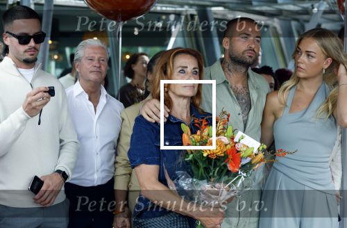 Amsterdam 13 juli 2025
Presentatie boek Dave Roelvink bij restaurant de Bosbaan . Aanwezig oa zijn vriendin Marijn Kuipers vader Dries Roelvink Honoria Roelvink Donny Roelvink en zijn moeder Lucienne Kenter.