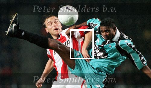 Eindhoven, 31 oktober 1998
PSV-Sparta, eindstand 4-0
PSV-er Dmitri Khokhlov in duel met Marilia de Santana