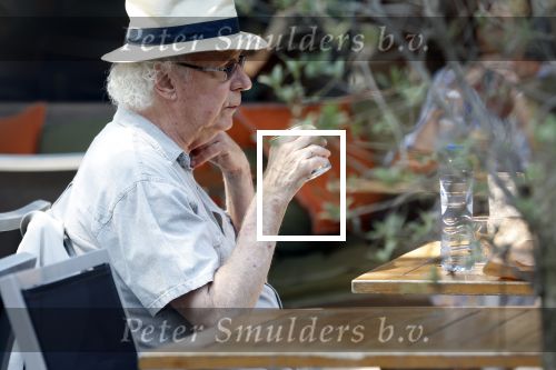 Amsterdam 1 juli 2025
Eddy Habbema met zijn vrouw op terras.