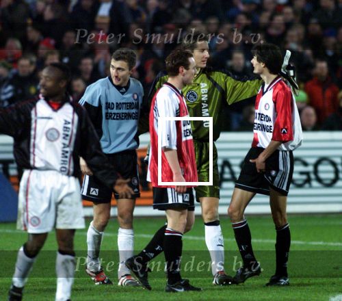 Rotterdam, 20 december 1998
Afloop Feyenoord-AJAX, eindstand 1-1
Op de foto v.l.n.r.: Dudek,Edwin v d Sar en Kees v Wonderen