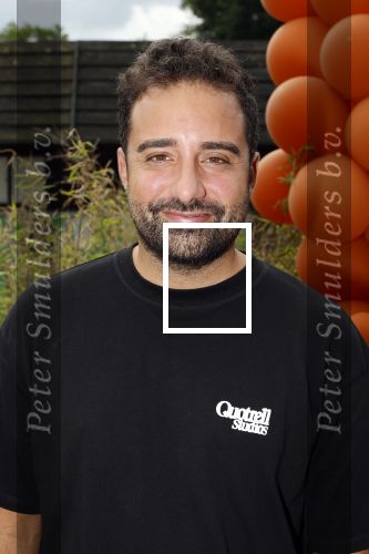 Amsterdam 13 juli 2025
Presentatie boek Dave Roelvink bij restaurant de Bosbaan . Aanwezig oa zijn vriendin Marijn Kuipers vader Dries Roelvink Honoria Roelvink Donny Roelvink en zijn moeder Lucienne Kenter. Fawrynotsawry