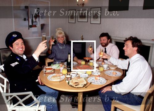 Londen , mei 1986
Een extravgante Frits Hirschland met o.a. Vanessa waarvoor hij internationaal de zaken regelde en de ex-echtgenoot van Caroline Tensen, Frank Wisse