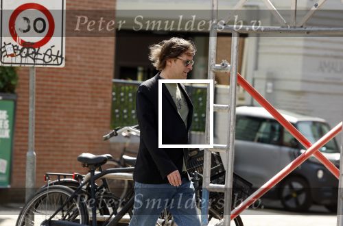 Amsterdam 15 juli 2025
Hans Teeuwen op straat  in Amsterdam zuid.