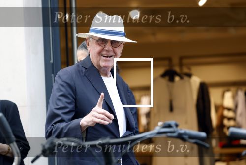 Amsterdam 11 juli 2025
Harry Mens met hoed in Amsterdam zuid.