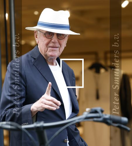 Amsterdam 11 juli 2025
Harry Mens met hoed in Amsterdam zuid.