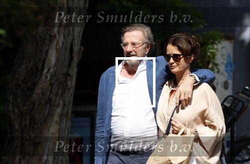 Amsterdam 17 juli 2025
Herman Heinsbroek met zijn vriendin Leontine Willemse in Amsterdam zuid.