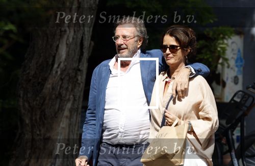 Amsterdam 17 juli 2025
Herman Heinsbroek met zijn vriendin Leontine Willemse in Amsterdam zuid.