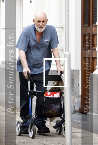 Amsterdam 15 juli 2025
Hugo Metsers achter de rollator in Amsterdam zuid.