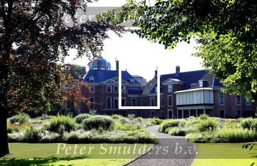 Den Haag 30 juni 2025
Jaarlijkse fotouurtje op huis ten Bosch met aanwezig Koning Willem Alexander Koningin Maxima Prinses Amalia Prinses Alexia Prinses Ariane en hondje Mambo. Er was veel pers aanwezig