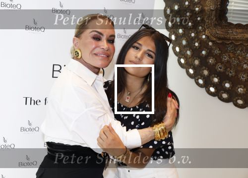 Amsterdam 10 juli 2025
Presentatie Bioteq Vitality van Connie Witteman bij haar thuis . Isabeau Genee met Connie Witteman