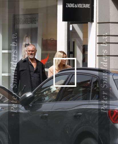 Amsterdam 16 juli 2025
John de Wolf met zijn vrouw  Inge Zijdenbos op de pc hooftstraat.