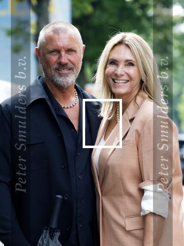 Amsterdam 16 juli 2025
John de Wolf met zijn vrouw  Inge Zijdenbos op de pc hooftstraat.