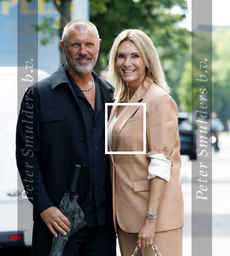 Amsterdam 16 juli 2025
John de Wolf met zijn vrouw  Inge Zijdenbos op de pc hooftstraat.