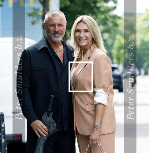 Amsterdam 16 juli 2025
John de Wolf met zijn vrouw  Inge Zijdenbos op de pc hooftstraat.
