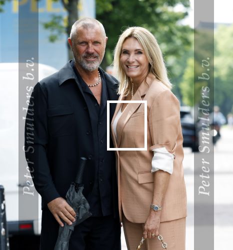 Amsterdam 16 juli 2025
John de Wolf met zijn vrouw  Inge Zijdenbos op de pc hooftstraat.
