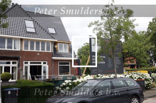 Amstelveen 27 juni 2025
Johnny Heitinga heeft nieuwe huis gekocht aan de amstel wat nu helemaal verbouwd wordt.