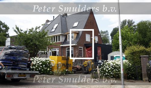 Amstelveen 27 juni 2025
Johnny Heitinga heeft nieuwe huis gekocht aan de amstel wat nu helemaal verbouwd wordt.