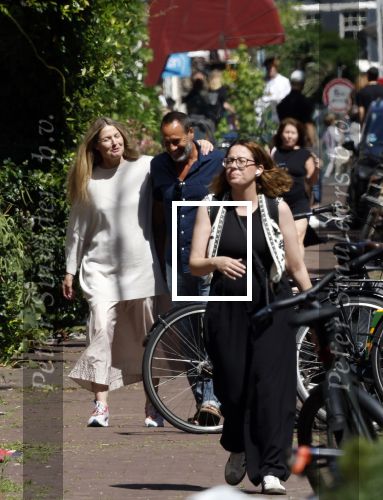 Amsterdam 17 juli 2025
Johnny van t Schip en Danielle  Zwanikken op terras en op straat in het centrum van Amsterdam.