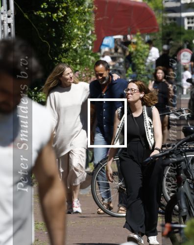 Amsterdam 17 juli 2025
Johnny van t Schip en Danielle  Zwanikken op terras en op straat in het centrum van Amsterdam.