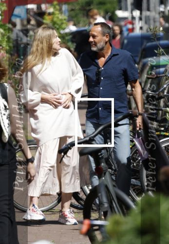 Amsterdam 17 juli 2025
Johnny van t Schip en Danielle  Zwanikken op terras en op straat in het centrum van Amsterdam.