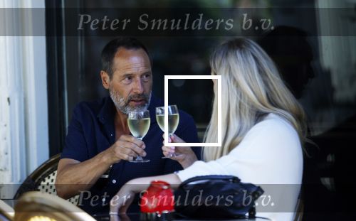 Amsterdam 17 juli 2025
Johnny van t Schip en Danielle  Zwanikken op terras en op straat in het centrum van Amsterdam.