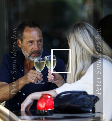 Amsterdam 17 juli 2025
Johnny van t Schip en Danielle  Zwanikken op terras en op straat in het centrum van Amsterdam.