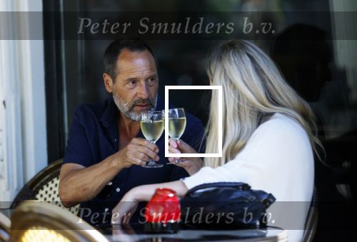 Amsterdam 17 juli 2025
Johnny van t Schip en Danielle  Zwanikken op terras en op straat in het centrum van Amsterdam.