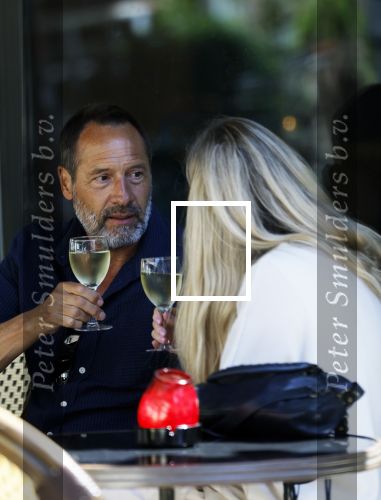 Amsterdam 17 juli 2025
Johnny van t Schip en Danielle  Zwanikken op terras en op straat in het centrum van Amsterdam.