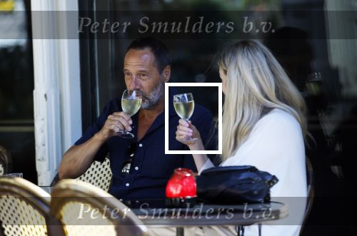 Amsterdam 17 juli 2025
Johnny van t Schip en Danielle  Zwanikken op terras en op straat in het centrum van Amsterdam.