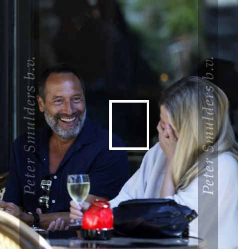 Amsterdam 17 juli 2025
Johnny van t Schip en Danielle  Zwanikken op terras en op straat in het centrum van Amsterdam.