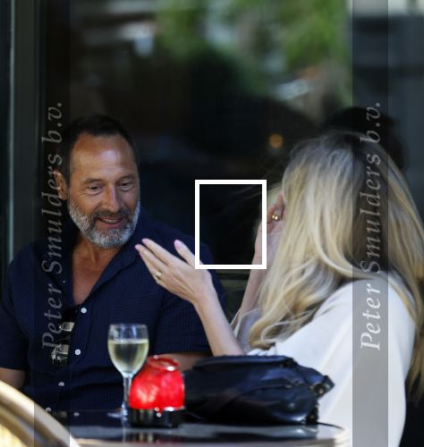 Amsterdam 17 juli 2025
Johnny van t Schip en Danielle  Zwanikken op terras en op straat in het centrum van Amsterdam.