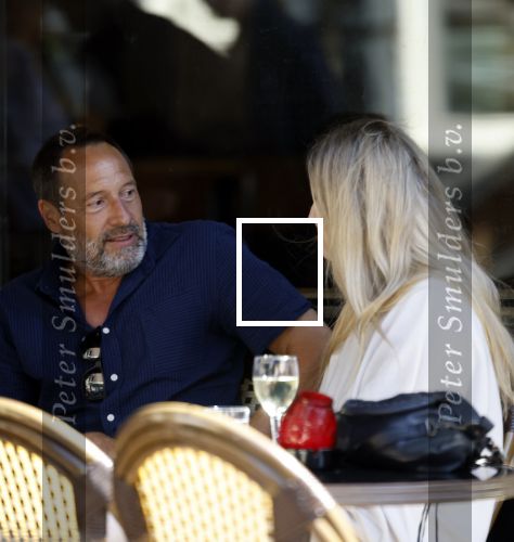 Amsterdam 17 juli 2025
Johnny van t Schip en Danielle  Zwanikken op terras en op straat in het centrum van Amsterdam.