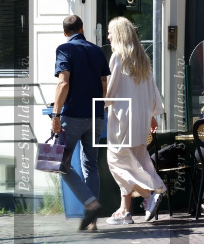 Amsterdam 17 juli 2025
Johnny van t Schip en Danielle  Zwanikken op terras en op straat in het centrum van Amsterdam.
