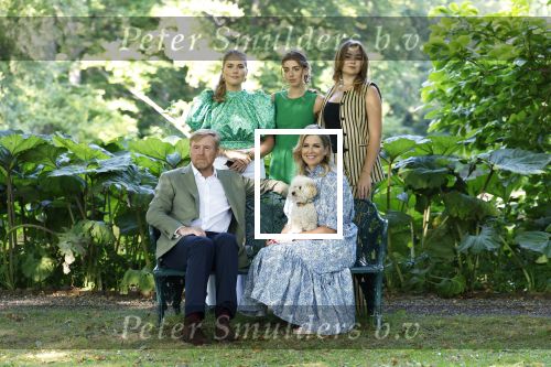 Den Haag 30 juni 2025
Jaarlijkse fotouurtje op huis ten Bosch met aanwezig Koning Willem Alexander Koningin Maxima Prinses Amalia Prinses Alexia Prinses Ariane en hondje Mambo.
