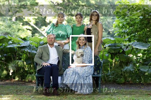 Den Haag 30 juni 2025
Jaarlijkse fotouurtje op huis ten Bosch met aanwezig Koning Willem Alexander Koningin Maxima Prinses Amalia Prinses Alexia Prinses Ariane en hondje Mambo.