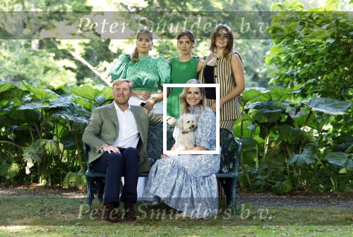 Den Haag 30 juni 2025
Jaarlijkse fotouurtje op huis ten Bosch met aanwezig Koning Willem Alexander Koningin Maxima Prinses Amalia Prinses Alexia Prinses Ariane en hondje Mambo.