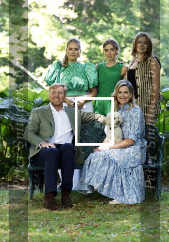 Den Haag 30 juni 2025
Jaarlijkse fotouurtje op huis ten Bosch met aanwezig Koning Willem Alexander Koningin Maxima Prinses Amalia Prinses Alexia Prinses Ariane en hondje Mambo.