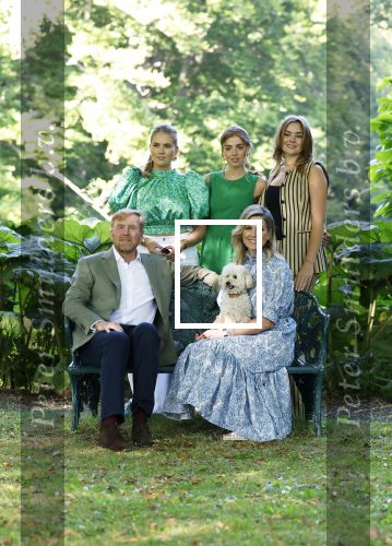 Den Haag 30 juni 2025
Jaarlijkse fotouurtje op huis ten Bosch met aanwezig Koning Willem Alexander Koningin Maxima Prinses Amalia Prinses Alexia Prinses Ariane en hondje Mambo.