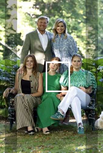 Den Haag 30 juni 2025
Jaarlijkse fotouurtje op huis ten Bosch met aanwezig Koning Willem Alexander Koningin Maxima Prinses Amalia Prinses Alexia Prinses Ariane en hondje Mambo.