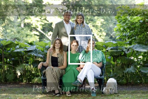 Den Haag 30 juni 2025
Jaarlijkse fotouurtje op huis ten Bosch met aanwezig Koning Willem Alexander Koningin Maxima Prinses Amalia Prinses Alexia Prinses Ariane en hondje Mambo.