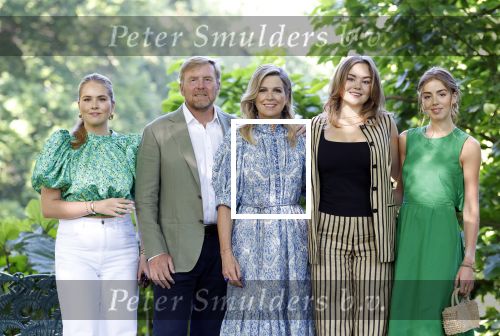 Den Haag 30 juni 2025
Jaarlijkse fotouurtje op huis ten Bosch met aanwezig Koning Willem Alexander Koningin Maxima Prinses Amalia Prinses Alexia Prinses Ariane en hondje Mambo.