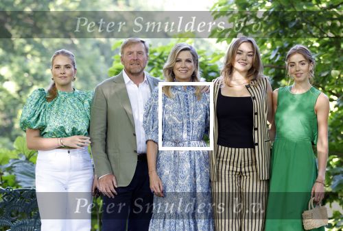 Den Haag 30 juni 2025
Jaarlijkse fotouurtje op huis ten Bosch met aanwezig Koning Willem Alexander Koningin Maxima Prinses Amalia Prinses Alexia Prinses Ariane en hondje Mambo.