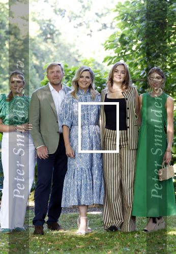 Den Haag 30 juni 2025
Jaarlijkse fotouurtje op huis ten Bosch met aanwezig Koning Willem Alexander Koningin Maxima Prinses Amalia Prinses Alexia Prinses Ariane en hondje Mambo.