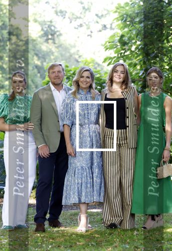 Den Haag 30 juni 2025
Jaarlijkse fotouurtje op huis ten Bosch met aanwezig Koning Willem Alexander Koningin Maxima Prinses Amalia Prinses Alexia Prinses Ariane en hondje Mambo.