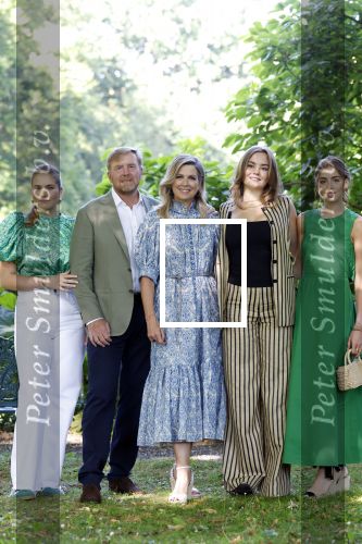 Den Haag 30 juni 2025
Jaarlijkse fotouurtje op huis ten Bosch met aanwezig Koning Willem Alexander Koningin Maxima Prinses Amalia Prinses Alexia Prinses Ariane en hondje Mambo.