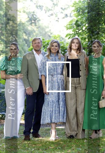 Den Haag 30 juni 2025
Jaarlijkse fotouurtje op huis ten Bosch met aanwezig Koning Willem Alexander Koningin Maxima Prinses Amalia Prinses Alexia Prinses Ariane en hondje Mambo.