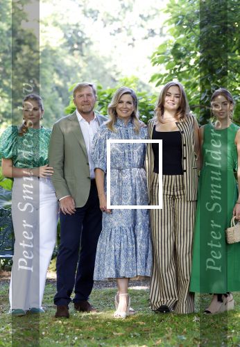 Den Haag 30 juni 2025
Jaarlijkse fotouurtje op huis ten Bosch met aanwezig Koning Willem Alexander Koningin Maxima Prinses Amalia Prinses Alexia Prinses Ariane en hondje Mambo.