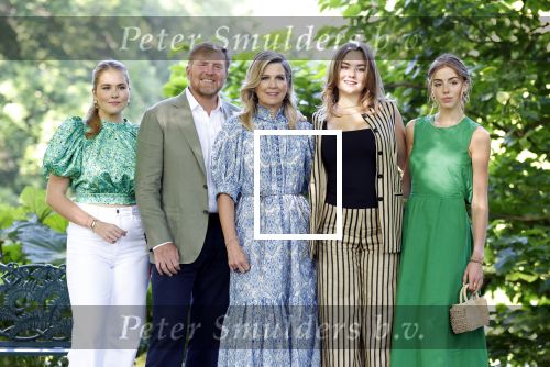Den Haag 30 juni 2025
Jaarlijkse fotouurtje op huis ten Bosch met aanwezig Koning Willem Alexander Koningin Maxima Prinses Amalia Prinses Alexia Prinses Ariane en hondje Mambo.