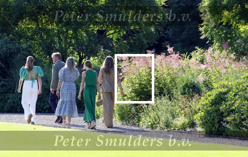 Den Haag 30 juni 2025
Jaarlijkse fotouurtje op huis ten Bosch met aanwezig Koning Willem Alexander Koningin Maxima Prinses Amalia Prinses Alexia Prinses Ariane en hondje Mambo.